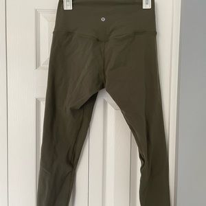 green lululemon leggings size 10